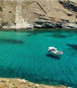 La plage d'Apothikes